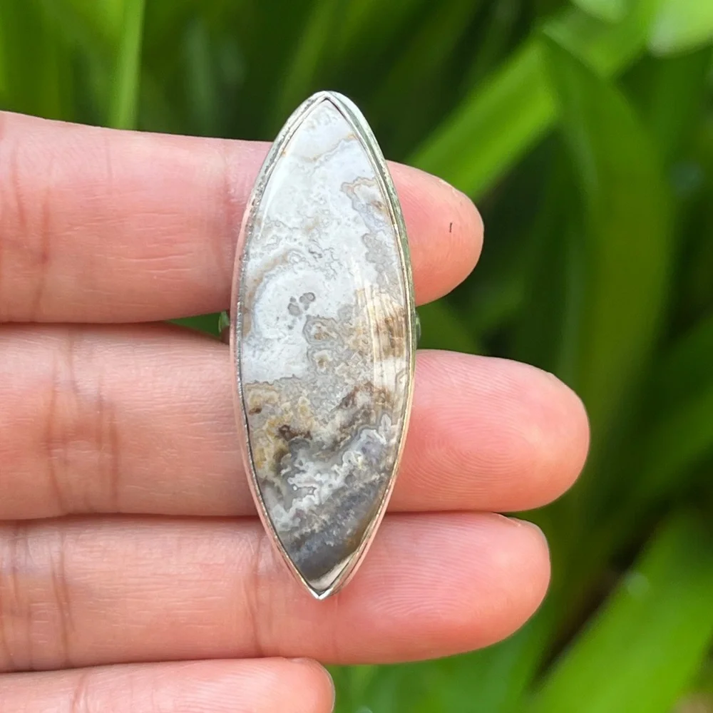 Size‎ 6 925 silver plated crazy lace agate ring